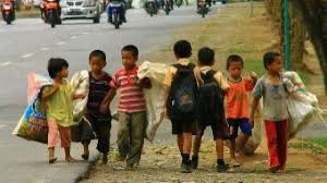 Social symptom yang ada di masyarakat tidak terjadi begitu saja, terdapat beberapa faktor penyebabnya. 7 Contoh Kasus Pelanggaran Hak Warga Negara Serta Penyebabnya Hukamnas Com