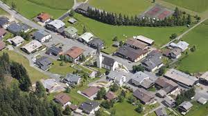 Een bezoek aan 's werelds grootste kruis op de top, het jakobskreuz, mag net zo min ontbreken als een bezoek met het hele gezin aan avonturenpark familienland. St Jakob In Haus Urlaub Sommer Winter Tirol