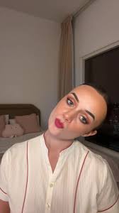 Flight Ready Makeup Routine with Emirates Cabin Crew Nicola Boyle