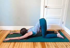 The following 10 yoga poses are aimed to offer such relief, and the only thing you'll need is a yoga. 5 Upper Back Stretches To Alleviate Pain From Desk Work Yogiapproved