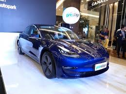 Tesla model 3 sendiri sudah bisa dipesan konsumen di indonesia per tahun 2019 ini. Meski Entry Model Harga Tesla Model 3 Masih Tembus Rp 1 Milyar
