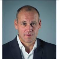 Karie Burt's Instagram, Twitter & Facebook