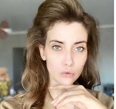 Abia la opt ani de la separare a făcut totul public, nu a mai ascuns că este vorba în primul rând despre fiica. Iulia Albu A Atras Comentariile Din ToatÄƒ Romania DupÄƒ Ultima Grozavie