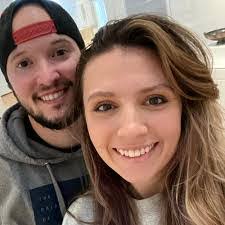 Kelly Dement's Instagram, Twitter & Facebook