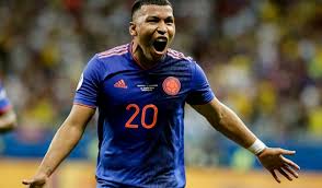 He has played for teams like racing, ramon santamarina and villarreal. Roger Martinez Quien Se Beneficiaria De Una Posible Venta La Fm