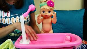 No it doesn't your given baby alive food when you buy it if you give baby born food to baby alive it will clog the working system up. Crazy Baby Alive Bath Time Fail And Peeing Baby Doll Parody With Bathtub Furniture By Disneycartoys Video Dailymotion