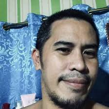 The Fernando PJB-98 Bass has a unique body style. Built with Basswood as  body, Maple neck, and Rosewood fingerboard and has Single coil Humbucker  pickups. It comes in catchy colors of Black