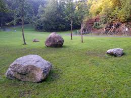 Der geologische garten in bochum ist einer der wenigen standorte im ruhrgebiet, die einen guten einblick in den im ruhrgebiet typischen geologischen aufbau. Geologischer Garten Bochum Natural Stone Erratic Other Natural Feature The Megalithic Portal And Megalith Map