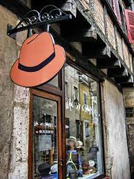 Pin By Mika Morinaga On Rotulos Storefront Signs Shop Signs Advertising Signs