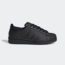 Mit dem adidas superstar kinder hat adidas ein remake entwickelt, das sich vor allem an die jüngere generation richtet. Schwarze Superstar Schuhe Fur Kinder Adidas Deutschland