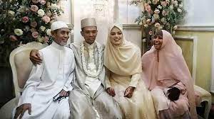 Maybe you would like to learn more about one of these? Uas Lebaran Perdana Bareng Istri Baru Mantan Berdua Saja Dengan Anaknya Seleb Tempo Co