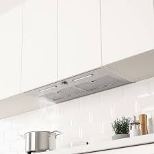 La lampe de 40 watts procure une bonne visibilité de la table et du plan de cuisson. Omsinnad Hotte Sous Armoire Acier Inox Ikea