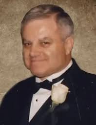 Robert Daigle, 90, of Henderson, KY, passed peacefully at his home  surrounded by family