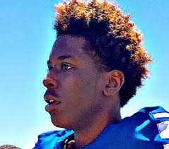 Junior college DE gets UA offer, shows interest