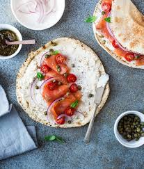 Pita Au Saumon Fume Et Ricotta Recipe Food Yummy Food Recipes
