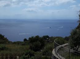 C'è un alano gigante che gli caga sullo zerbino di casa come augurio quotidiano. Oggi E Il 12 Settembre Buongiorno Con Questa Cartolina Dalle Eolie E Con Il Detto Proverbio Del Giorno Liparinet