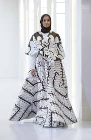 Sebut saja produk kecantikan (makeup), dan yang paling baru adalah bisnis kuliner. Baju Muslim Ivan Gunawan Terbaru All Desain