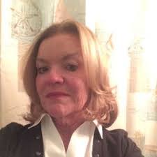 Loretta Holman's Instagram, Twitter & Facebook