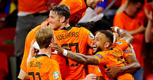 De tienduizenden amerikaanse militairen, in de ediverse kampen in duitsland zijn geen verdedigingsmacht. Fotoserie Oranje De Spectaculaire Start Van Het Nederlands Elftal In Beeld Euro 2020 Destentor Nl