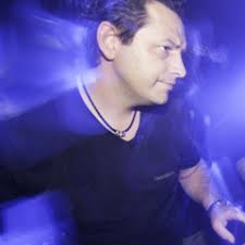 Stream Dan Elliot music