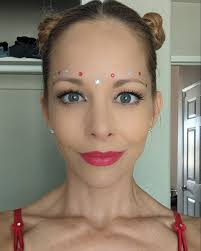 Just a girl feelin' hella good at @coachella 🤘🏻🎶🎺💽🎡 Day 2 was all  about dancing and head banging with @nodoubt while wearing a top that's as  old as the band. My sister