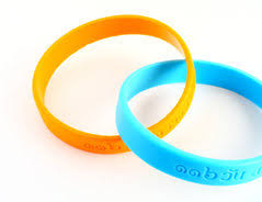 Sei es als fashion statement, oder als geschenk, makramee armbänder sind super easy selber zu machen! Silikon Armband Selbst Gestalten Ideen Und Anregungen