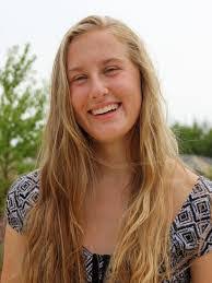 Lauren Rohr's Instagram, Twitter & Facebook