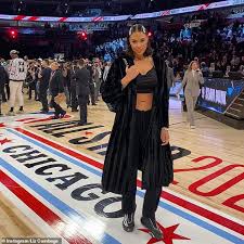 Official facebook page of elizabeth cambage. Liz Cambage Unleashes On The Nation S Diversity Issue After Olympic Committee Promo Pic Fox News Updates