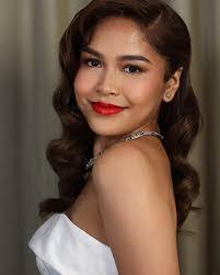 Alexandra Mendez's Instagram, Twitter & Facebook