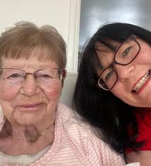 30th March got the call say mum she passed away in her bed that's the day  my world collapsed she was my life my heartbeat 💓 💗