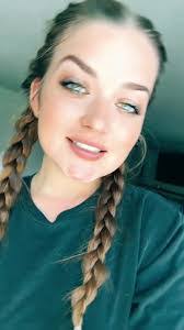 Amanda Schreier's Instagram, Twitter & Facebook