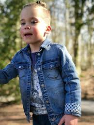 Ook kim kötter, ondernemer en presentatrice, getrouwd met jaap en moeder van muck (3) en youp (1), krijgt met regelmaat de ongevraagde mening van dat is gewoon pesten. Kim Kotter Collectie Childscloset
