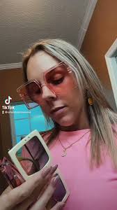 Amanda Weeks's Video