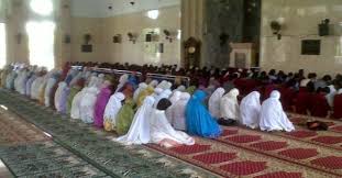 Berdasarkan sabda nabi shallallahu 'alaihi wa. Lima Hal Perbedaan Laki Laki Dan Perempuan Dalam Shalat Bincang Syariah