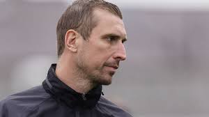 Rhys Griffiths: Penybont boss wins Cymru Premier managerial award