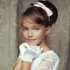 Communion hairstyles for girls 2018 watch the full video of first communion. 50 First Communion Hairstyles Ideas Hair Motive Hair Motive