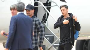 Giving support to this putin wannabe in ankara is deplorable. No Political Intent Behind Ozil And Gundogan S Erdogan Meeting Says Bierhoff Fourfourtwo