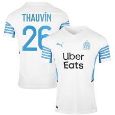 Os uniformes 1 e 2 foram oficialmente revelados, enquanto a terceira camisa continua sendo conhecida por leak prévio (confira ao final do artigo). Olympique Marseille Camisetas Olympique Marseille Kit Olympique Marseille Uniformes Fanatics International