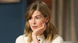 Rosamund Pike Wore One of Marie Colvin's Sweaters in 'A Private War'