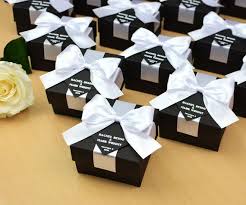 35 Black White Wedding Favor Gift Box With Satin Ribbon Bow And Your Names Elegant Pers Wedding Favor Gift Boxes Wedding Gift Favors Classic Wedding Favors