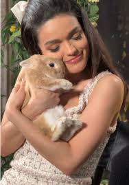 Snow White and the Dwarf No.8 🤣#bunnydayoff #redcarpet  #SnowWhiteworldpremiere #disney #SnowWhitemovie #SnowWhite #meme  #bunny#orangebunny #fashionista #rabbitsofinstagram #netherlanddwarfbunny  ...