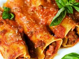 Canneloni Viande Brique Tomate Pelee Oignon Ail Huile D Olive Muscade Basilic Beurre Sel Poivre Recette De Cannelloni Recettes De Cuisine Cannelloni