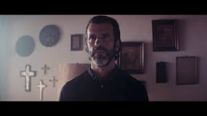 Based on the 22 real life testimonies, this is a film that speaks about conditional love, shameful love, love that hurts, about the divine and celestial love that is media. Temblores 2019 Film Trailer Kritik