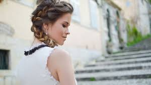 Indian big melons supported by bra. Six Genius Makeup And Hairstyle Trends For College Girls College Experience