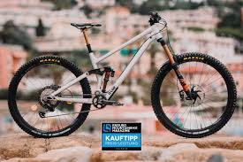 Eines der leichtesten und schnellsten racebikes, das seinen platz fünf der teuersten bikes der welt absolut verdient hat. Das Beste Enduro Bike 2020 17 Spannende Mtbs Im Test Enduro Mountainbike Magazine