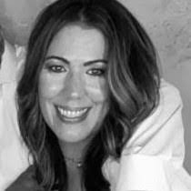 Annette Rosas's Instagram, Twitter & Facebook