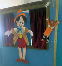 Il progetto pinocchio nasce dalla necessità di sviluppare azioni di cittadinanza attiva e di sensibilizzazione dell'opinione pubblica per contrastare l'incidenza del fenomeno delle discriminazioni. Scuola In Festa Con Pinocchio Yoga Della Risata Nella Pancia Della Balena