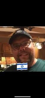 Jerry Lumsden's Instagram, Twitter & Facebook