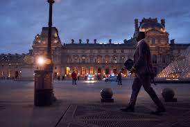 Inspired by the adventures of arsène lupin, gentleman thief assane diop sets out to avenge his father for an injustice inflicted by a wealthy family. Lupin Deshalb Ist Sie Zurecht Die Derzeit Meistgesehene Netflix Serie Vogue Germany