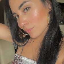 Wendy Stephanie's Instagram, Twitter & Facebook